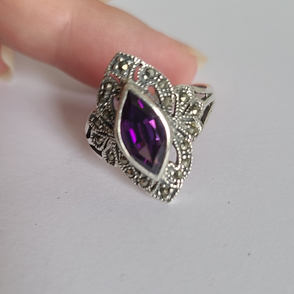 Vintage Elegant Art Deco Sterling Silver Marcasite Purple Amethyst Crystal Ring - Picture 5 of 13